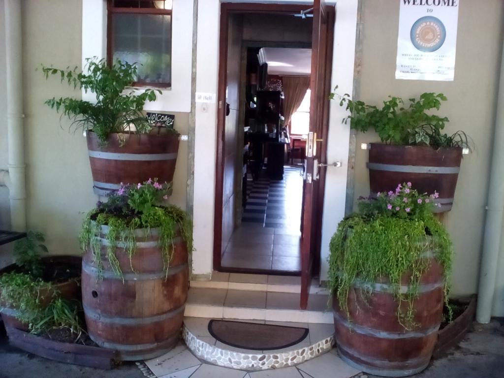 Bread And Barrel Guesthouse Bellville Kapské Město Exteriér fotografie